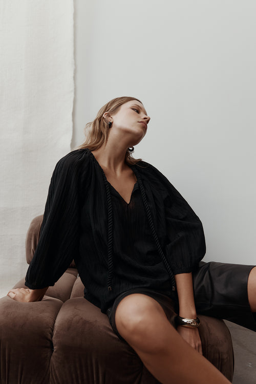 amplified top / black