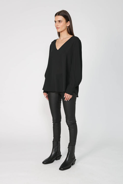 focus top / black