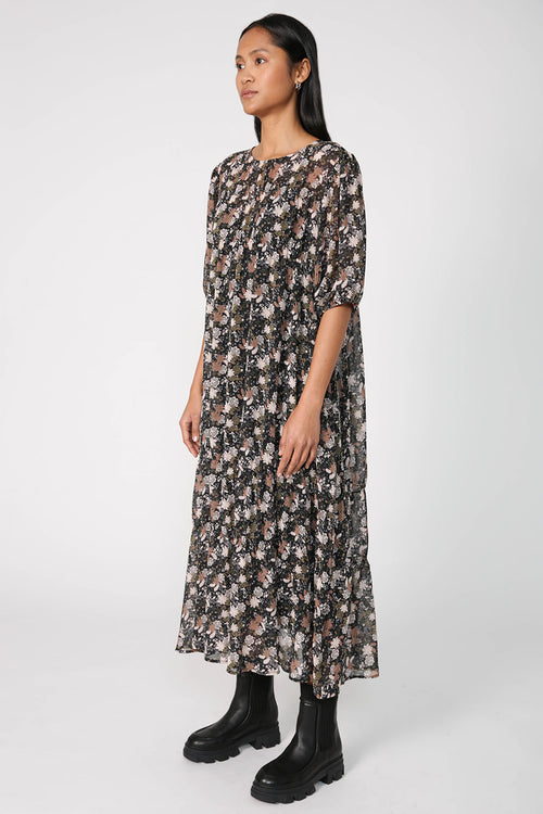 region dress / pink floral paisley
