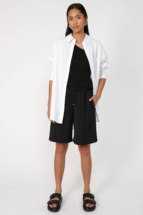 coach short / black