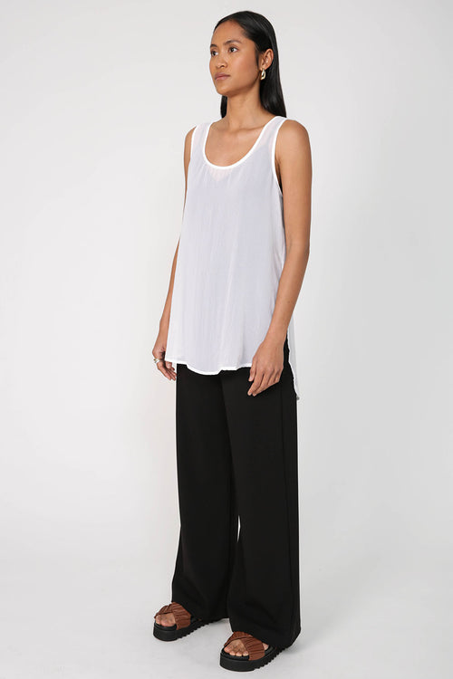 saviour tank / white
