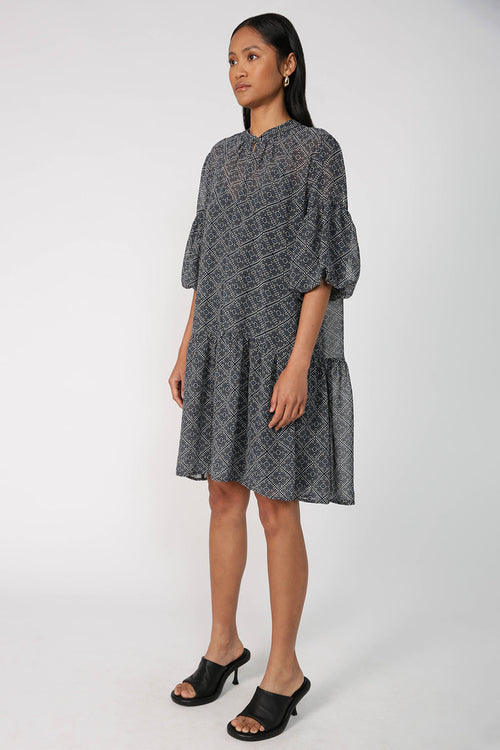 nominate dress / blue|black tile print