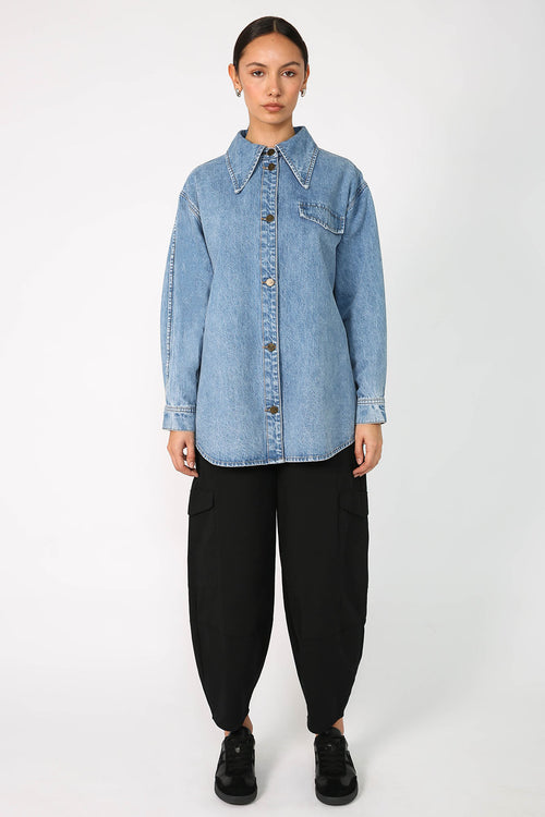 latched shirt / washed indigo