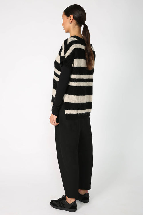 upbeat stripe vest / black|natural stripe