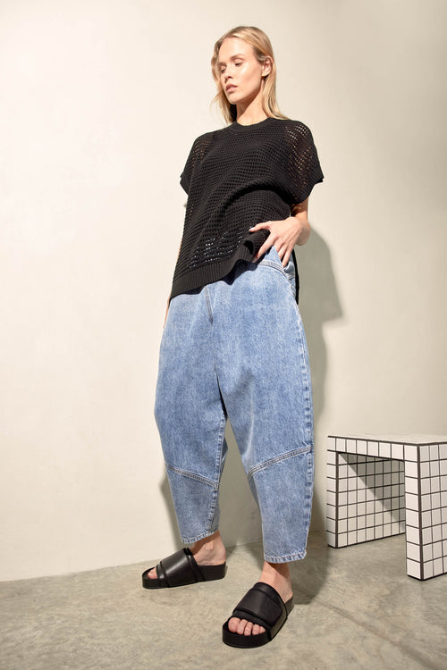 upbeat turn vest / black
