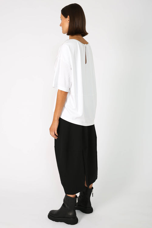 ashed tee / white