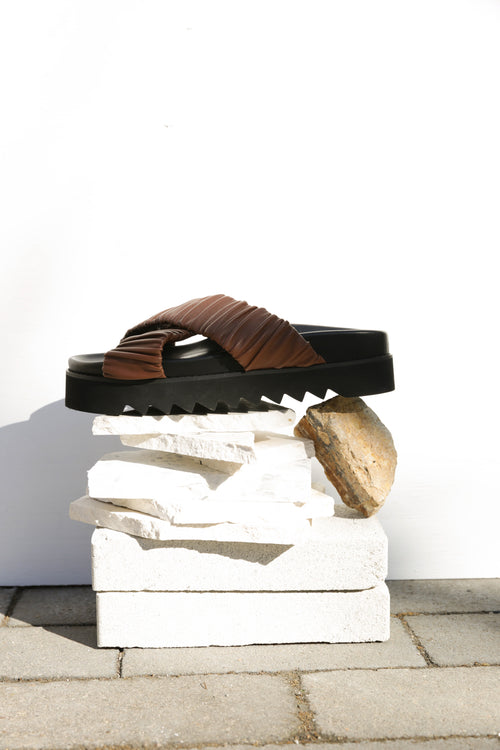 ruche cross slide / terracotta