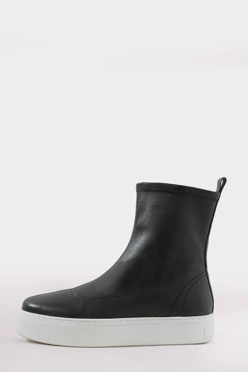 standard kick boot / black|white