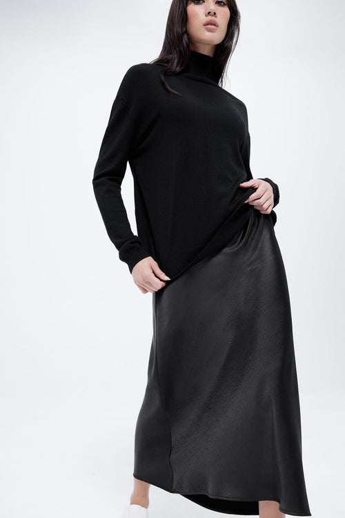collected sweater / black