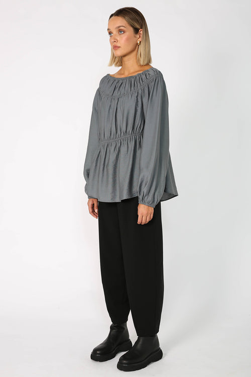 cased top / smoked blue