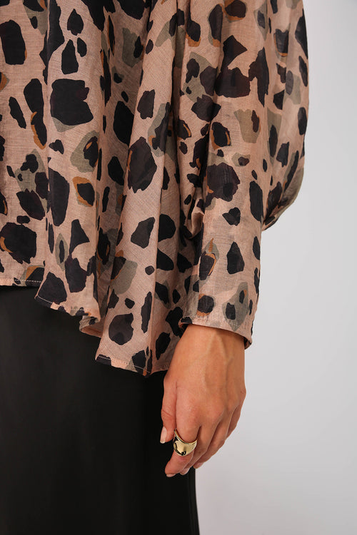 raven top / latte animal camo