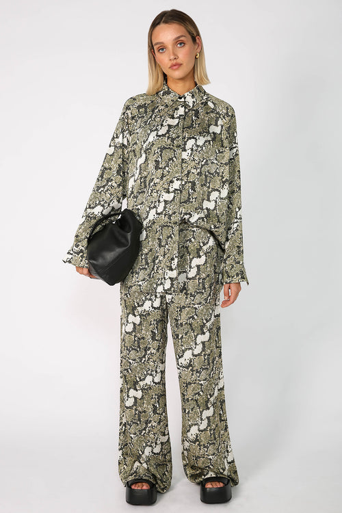 frame pant / pixelated snake green