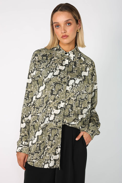 roam shirt / pixelated snake green