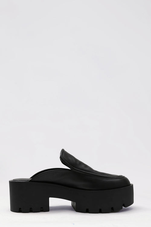 slip on loafer / black