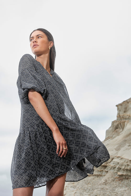 nominate dress / blue|black tile print