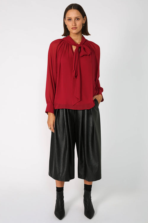 covert top / cranberry