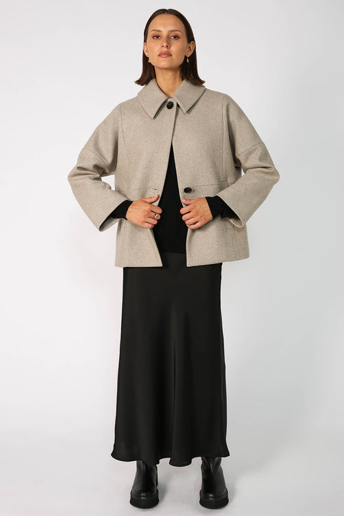 crescent coat / sandstone