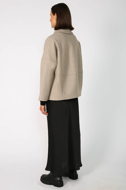 crescent coat / sandstone
