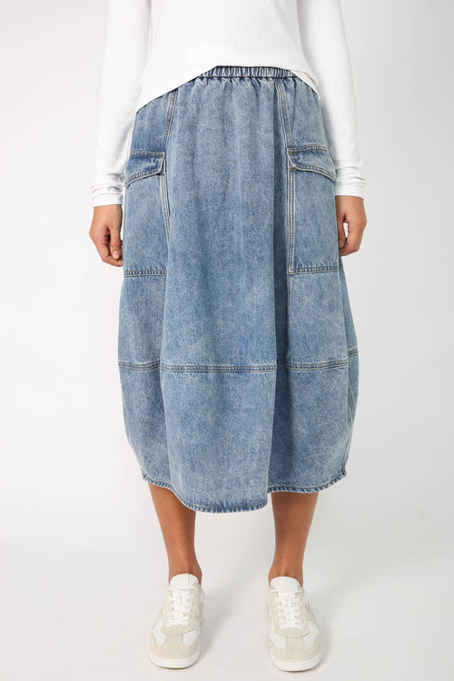 global denim skirt / washed indigo