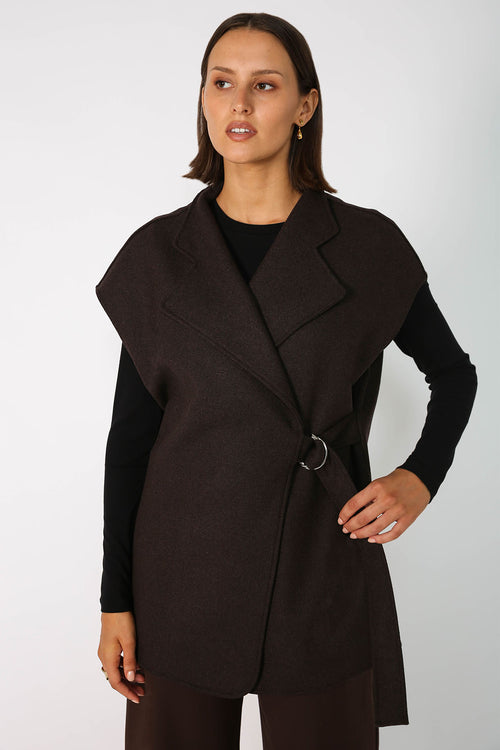 task cape / chocolate marle