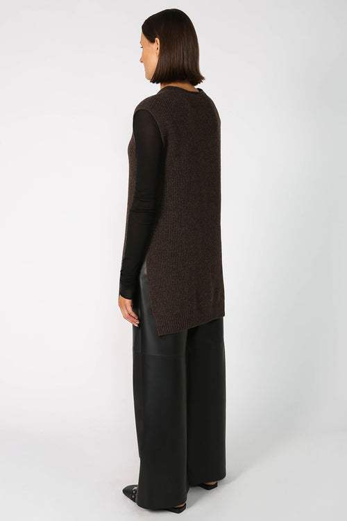 tabard crew vest / chocolate marle