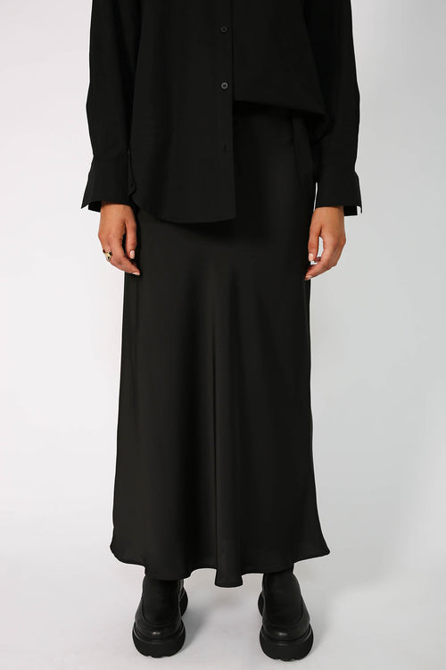 frame bias skirt / black
