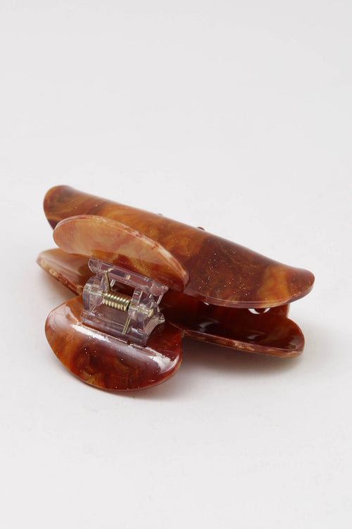 claw clip / brown sugar