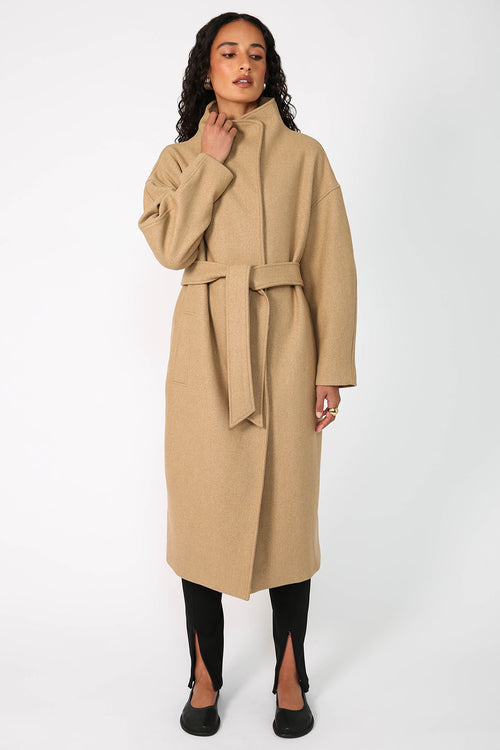 funnel coat / camel