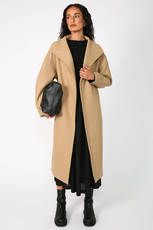 funnel coat / camel
