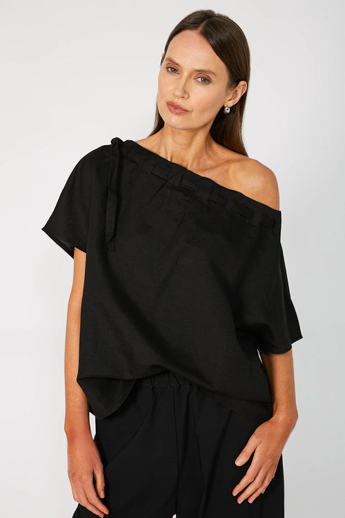 avid short sleeve top / black