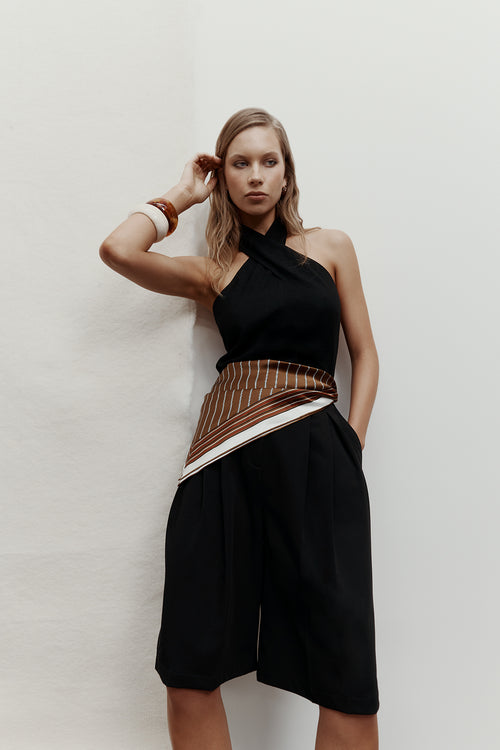 allot short / black