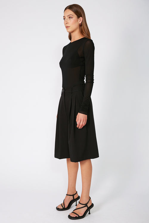allot short / black