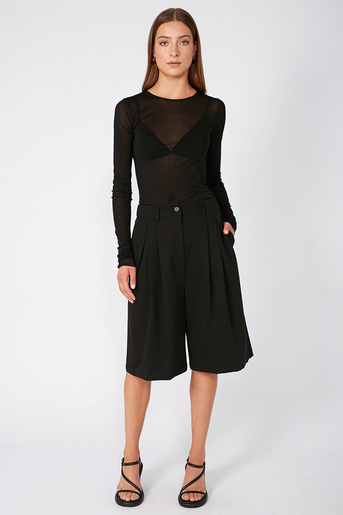 allot short / black