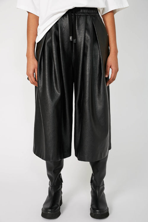 allotted pant / black