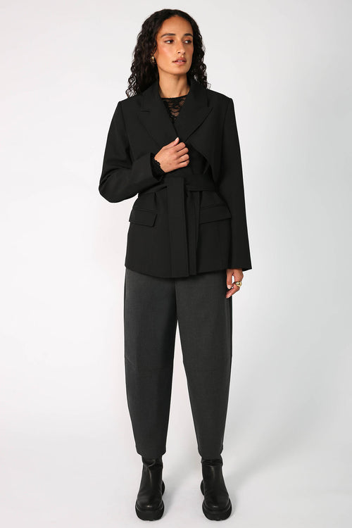 margin tie blazer / black