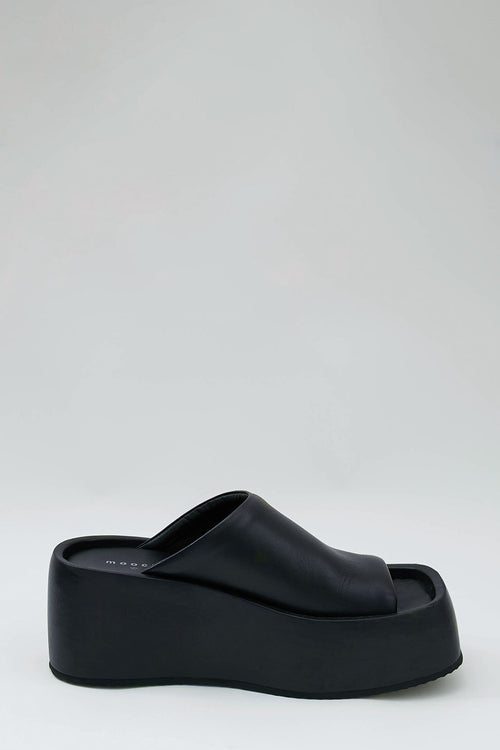 shield wedge / black