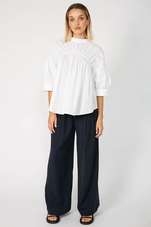 signal short sleeve top / white