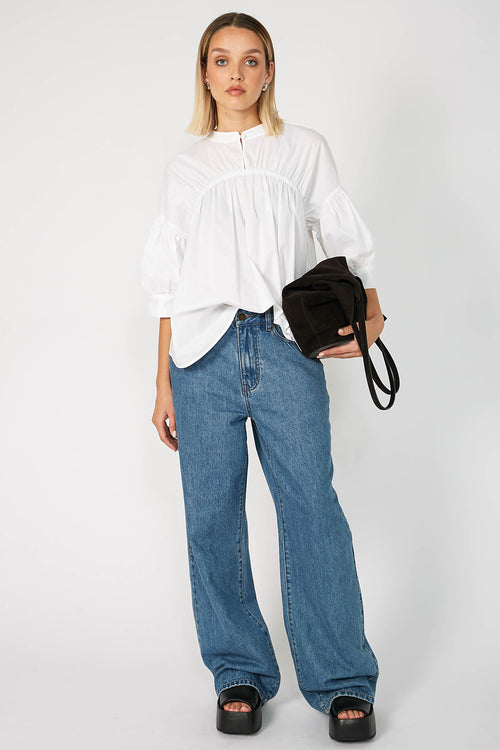 signal short sleeve top / white