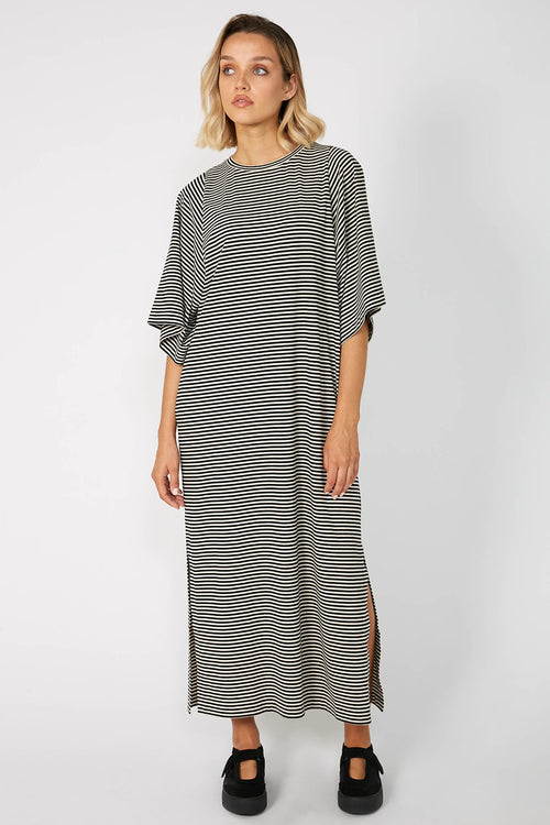 still maxi dress / black|natural stripe