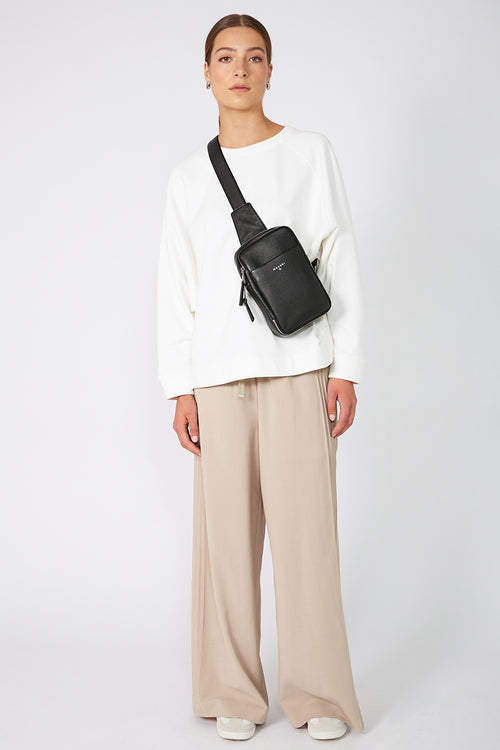 stand sweat / warm white