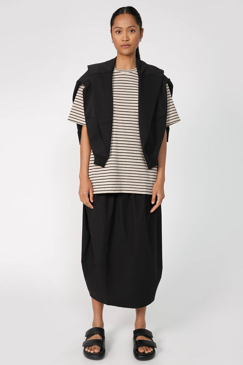 reply tee / natural|black stripe