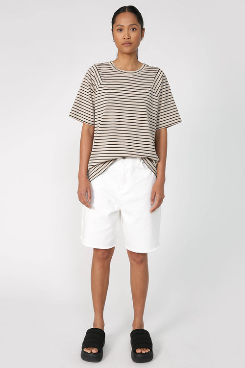 reply tee / natural|black stripe