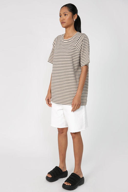 reply tee / natural|black stripe