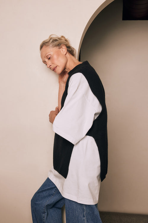 link vest / black