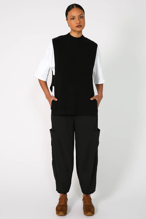link vest / black