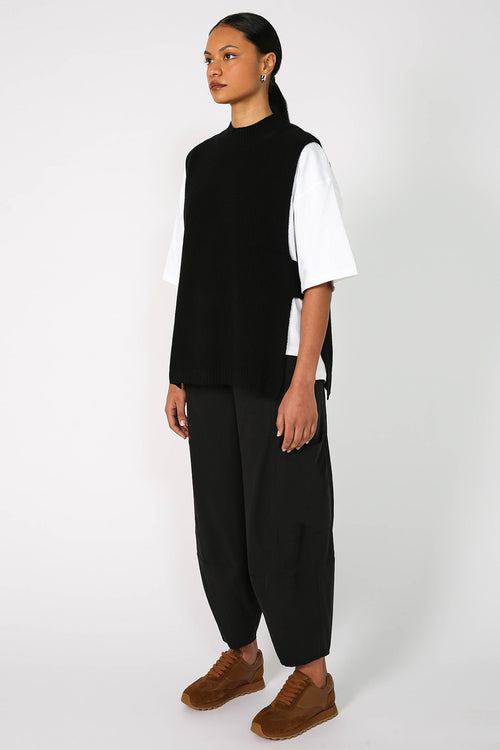 link vest / black