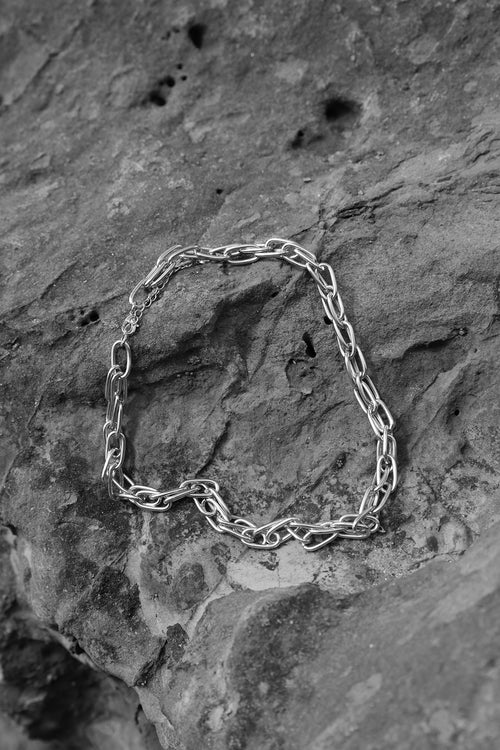 undivided necklace / silver