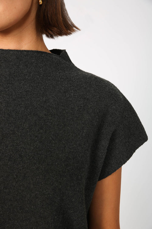 vent vest / charcoal marle