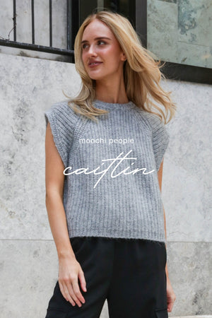 moochi people - caitlin