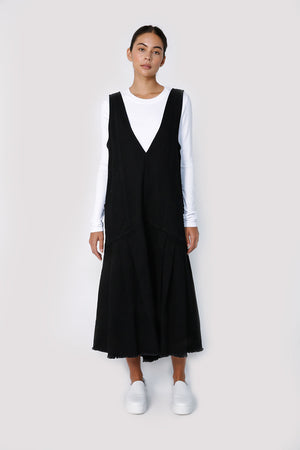 land dress / black denim